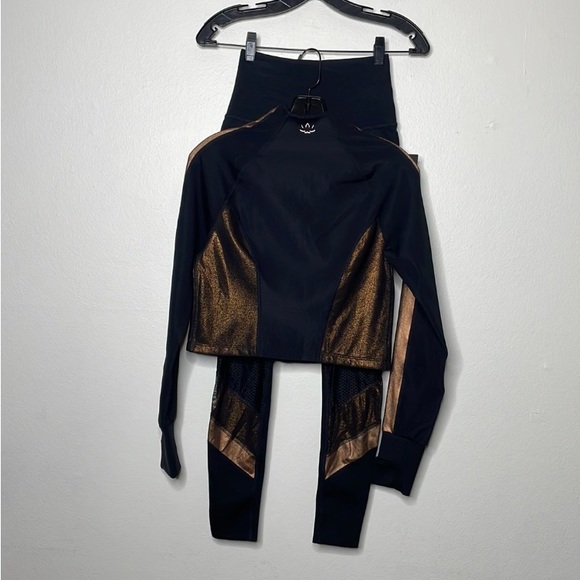 Beyond yoga matching set - Picture 9 of 15